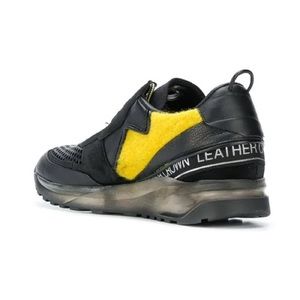 LIKE NEW- LEATHER CROWN ‘MAERO’ LEATHER SNEAKERS